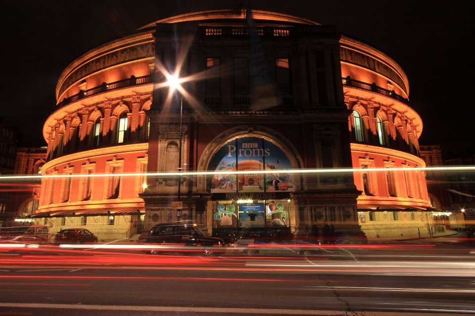 Lo spettacolo è finito (Albert Hall).jpg